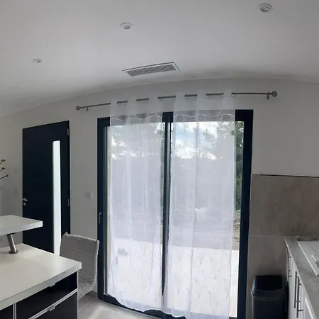 Confort En Provence Avec Piscine, Ainsi Qu'un Parking Prive Dom wakacyjny