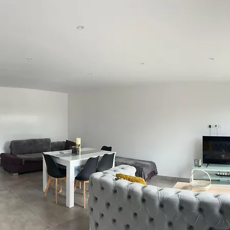 Confort En Provence Avec Piscine, Ainsi Qu'un Parking Prive Дом отдыха