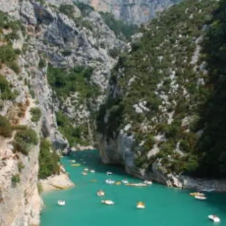 Дом отдыха Confort En Provence Avec Piscine, Ainsi Qu'un Parking Prive