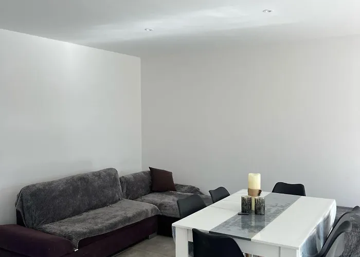 Confort En Provence Avec Piscine, Ainsi Qu'un Parking Prive Holiday home *