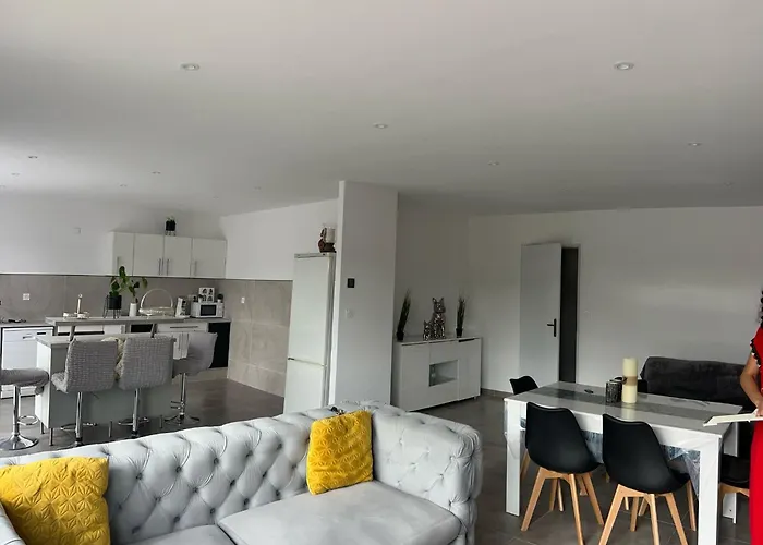 Holiday home Confort En Provence Avec Piscine, Ainsi Qu'un Parking Prive Manosque